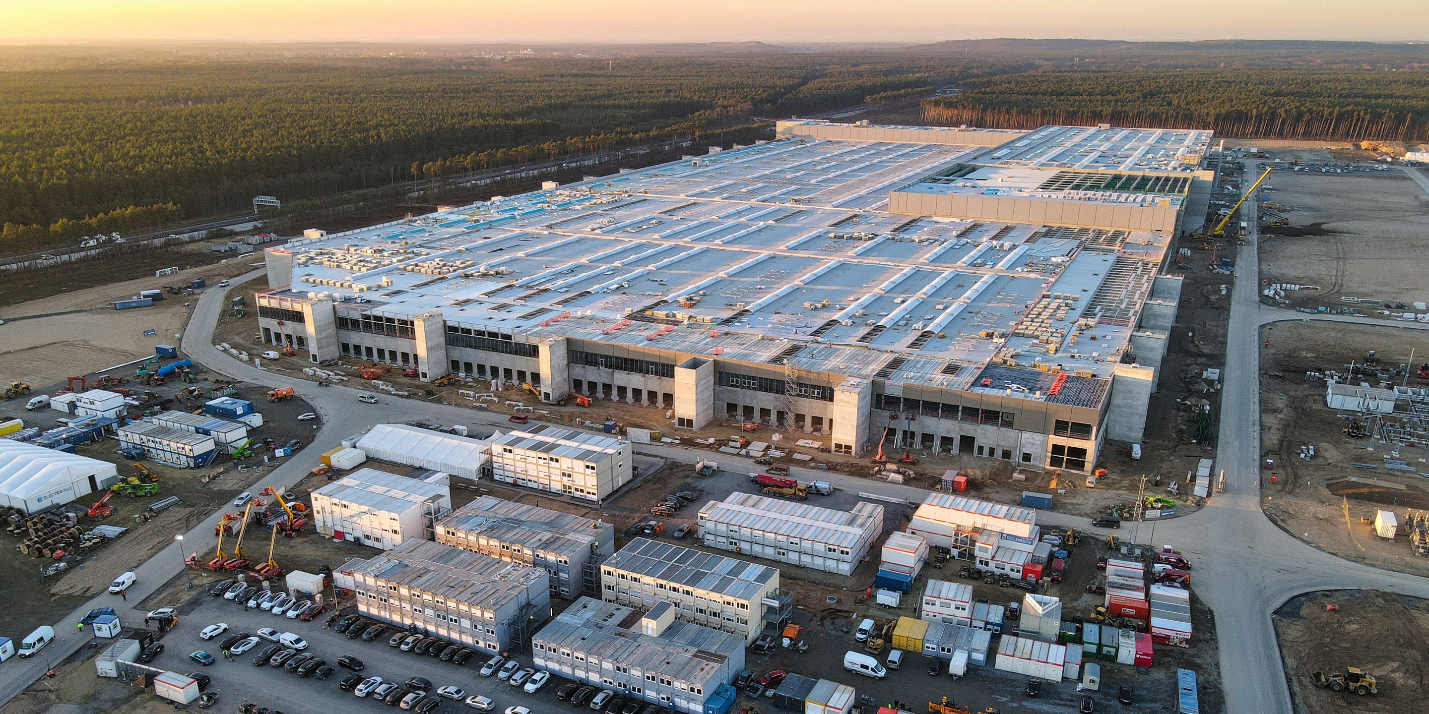 BA-HD-GIGAFCTRY-2880x1440px-03oct2024.jpg