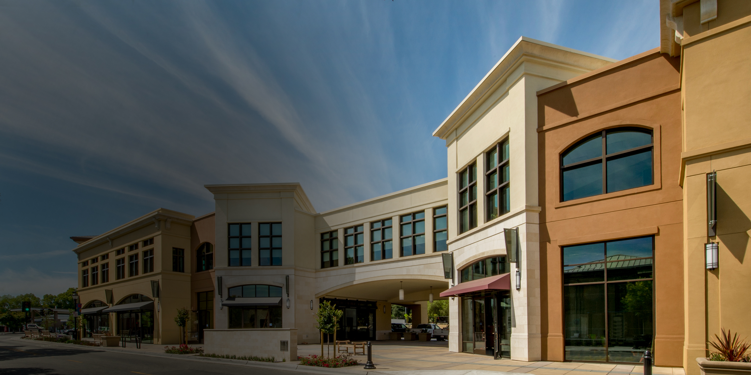 Outdoor retail space