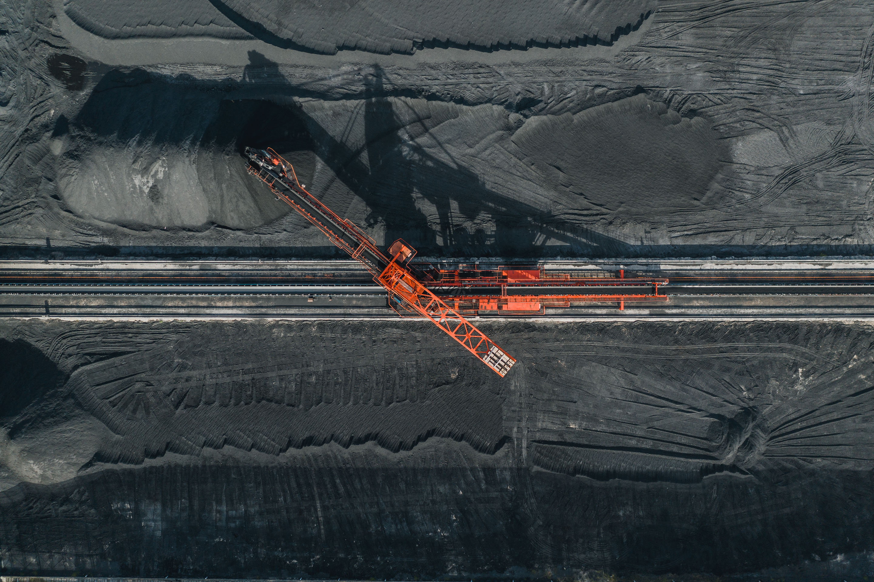 hon-aerial-coal-bucket-wheel-excavator-mining-operation-1443957870.jpg