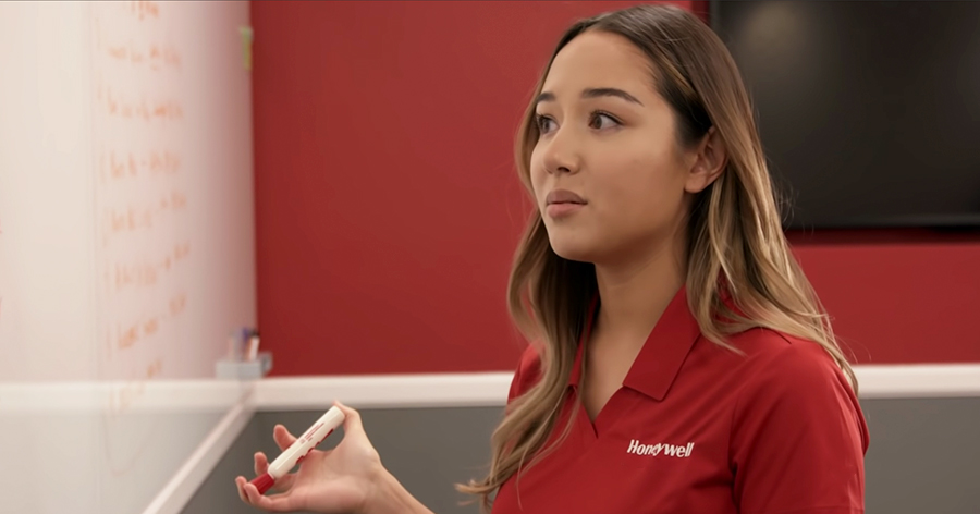 hon-AB_Phoebe_900x472px-v02.jpg
